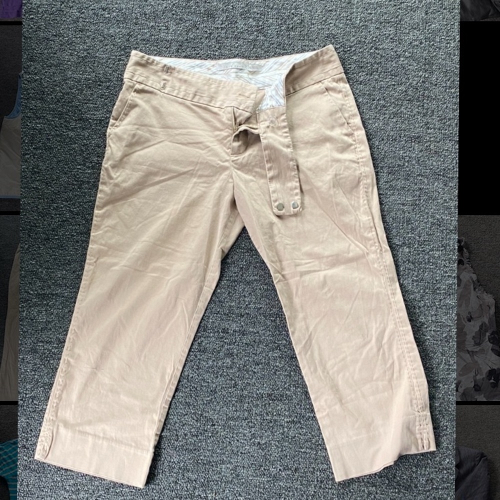 khaki capris